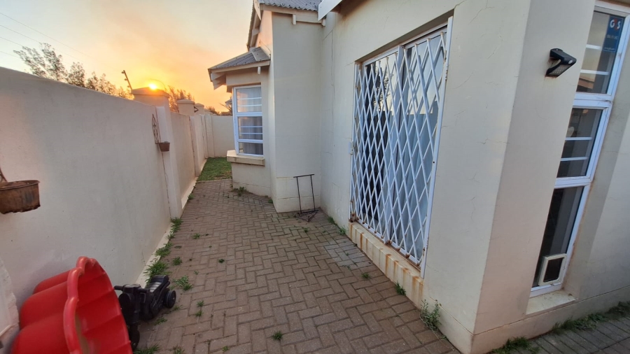 3 Bedroom Property for Sale in Noorsekloof Eastern Cape